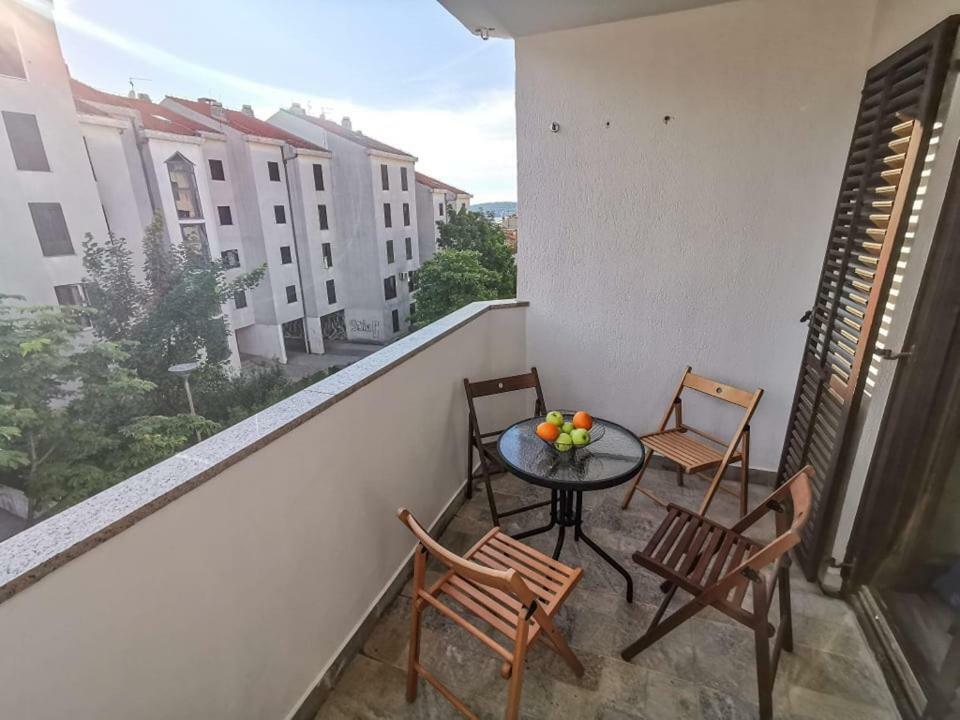 Apartment Lungomare Pula Extérieur photo